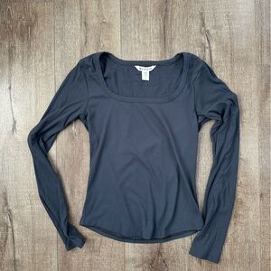 Athleta Scoop Neck Long Sleeve Top